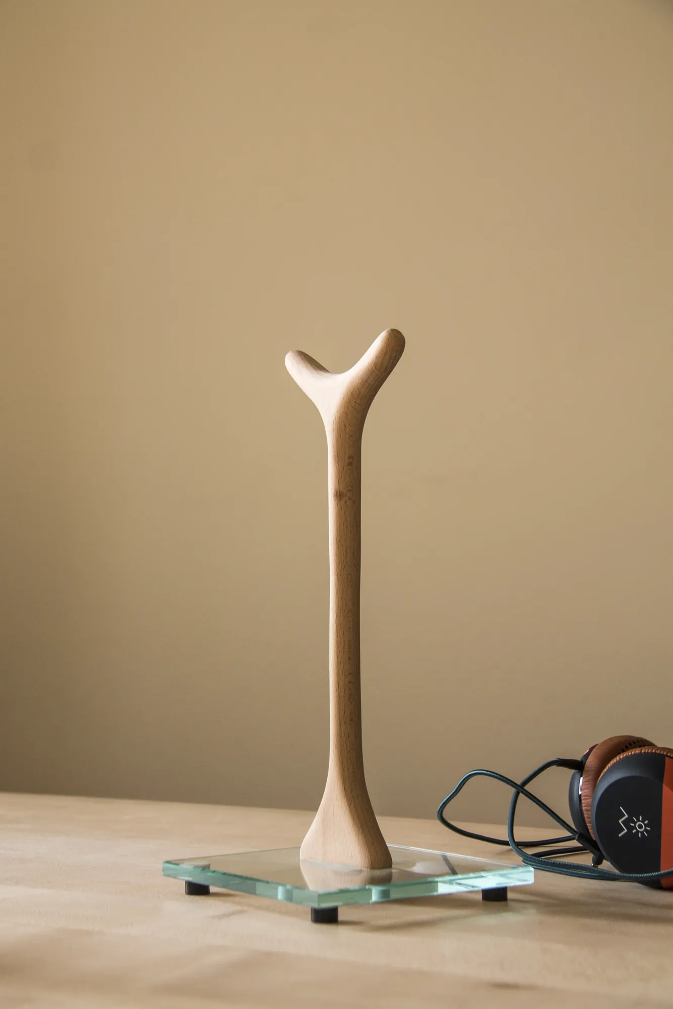 headphones-stand-bone, 3